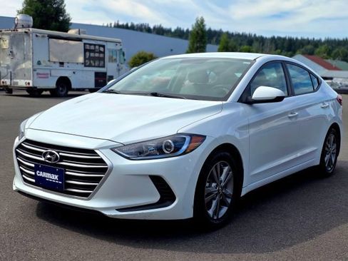 Used 2017 Hyundai Elantra SE FWD image 3