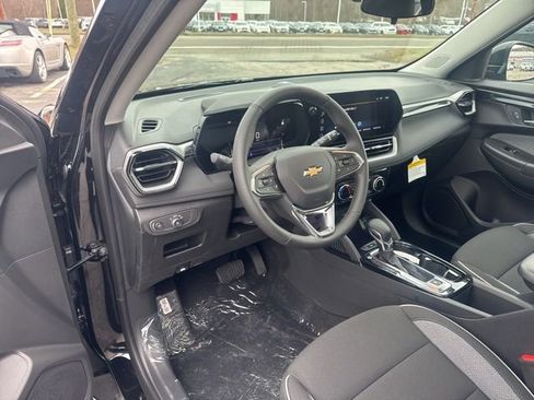 New 2026 Chevrolet TrailBlazer LT w/ LT Cold Weather Package FWD image 8