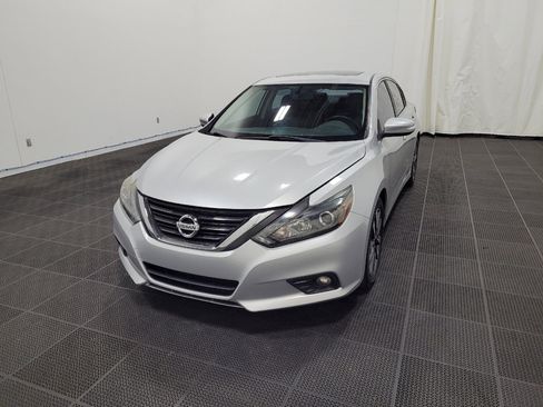 Used 2017 Nissan Altima 2.5 SL w/ 2.5 Technology Package image 15