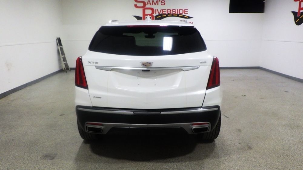 Used 2024 Cadillac XT5 Premium Luxury w/ Technology Package AWD/4WD image 3