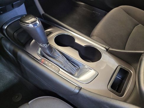 Used 2017 Chevrolet Malibu LT FWD image 26