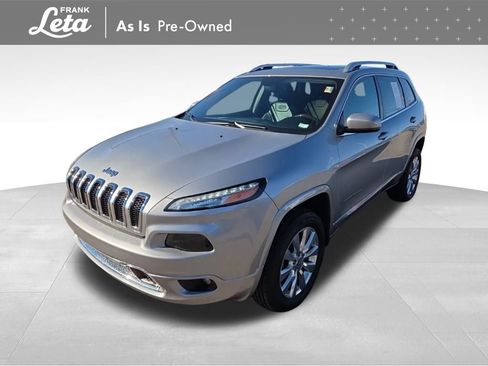 Used 2017 Jeep Cherokee Overland image 3