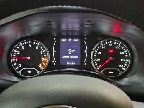 Used 2016 Jeep Renegade Latitude image 23