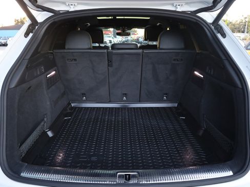Used 2019 Audi SQ5 Prestige image 16