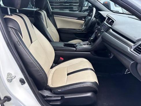 Used 2018 Honda Civic Sport image 7