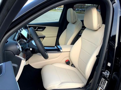 Used 2026 Mercedes-Benz GLC 300 4MATIC image 12