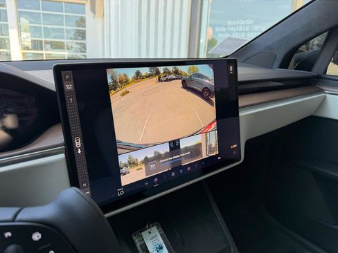 Used 2022 Tesla Model X AWD/4WD image 15