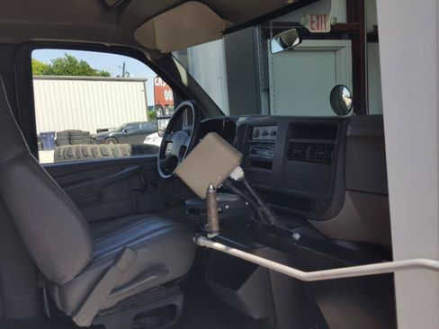 Used 2007 Chevrolet Express 3500 w/ School Bus Package RWD image 14
