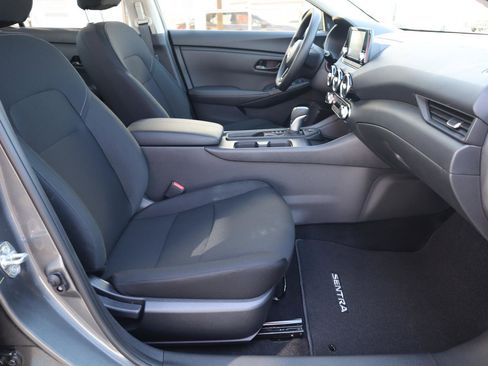 Used 2025 Nissan Sentra S image 39