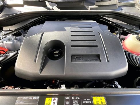 New 2026 Land Rover Range Rover SE image 11