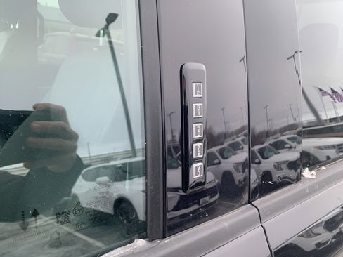 Used 2022 Ford F150 XLT w/ Equipment Group 302A High image 13