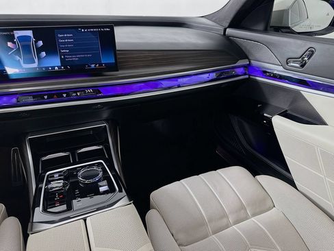 Certified 2024 BMW 760i xDrive w/ Executive Package AWD/4WD image 23