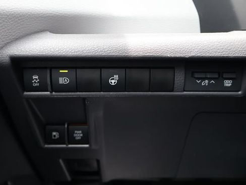 Used 2024 Toyota Sienna XSE FWD image 17