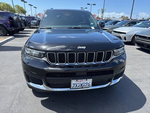 Used 2025 Jeep Grand Cherokee L Laredo RWD image 3