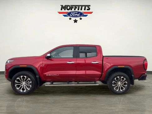 Used 2024 GMC Canyon Denali image 2