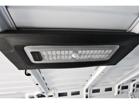 Used 2025 RAM ProMaster 2500 w/ Convenience Group FWD image 15