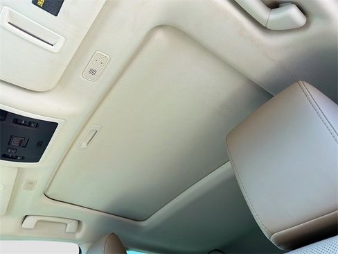 Used 2020 Lexus ES 350 w/ Premium Package image 27