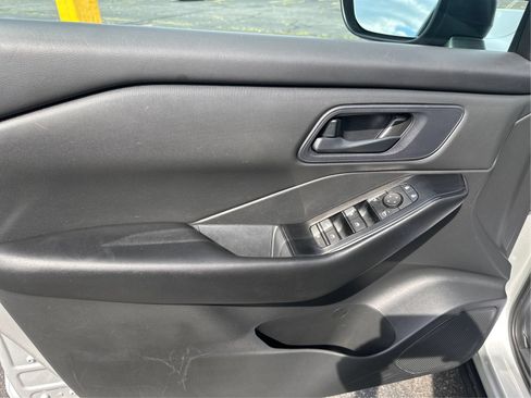 Used 2024 Nissan Rogue S AWD/4WD image 20