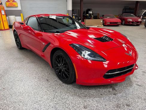 Used 2019 Chevrolet Corvette Stingray Coupe w/ 1LT RWD image 11
