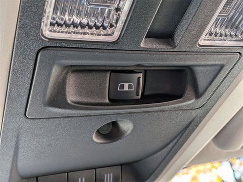 Used 2016 RAM 1500 Laramie w/ Convenience Group image 21