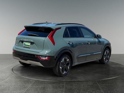 Used 2023 Kia Niro Wave w/ Wave Preserve Package FWD image 9