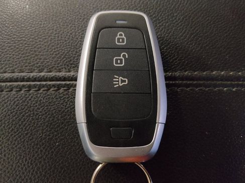 Used 2019 GMC Terrain SLE w/ LPO, Floor Liner Package FWD image 32