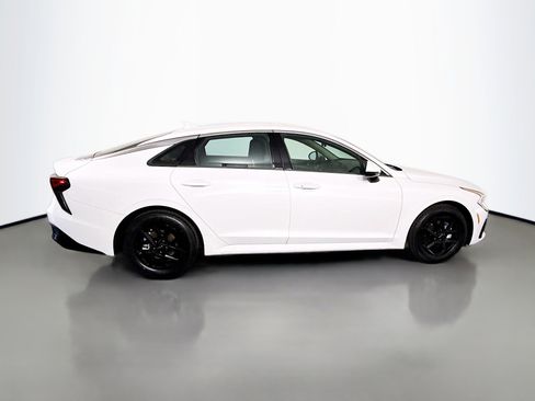 Used 2025 Kia K5 LXS image 11