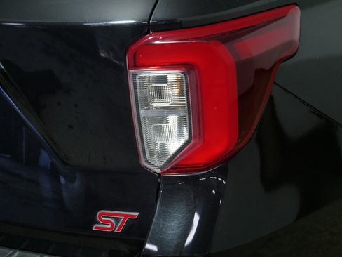 Used 2020 Ford Explorer ST w/ Premium Technology Package image 17