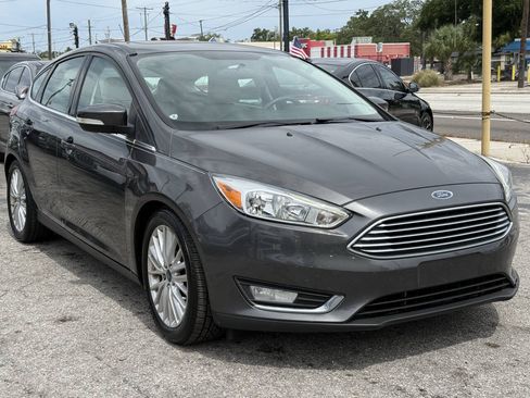 Used 2015 Ford Focus Titanium FWD image 9