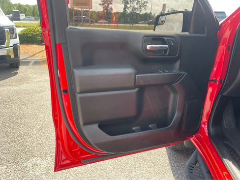 Used 2021 Chevrolet Silverado 1500 Custom Trail Boss w/ LPO, Dark Essentials Package AWD/4WD image 10