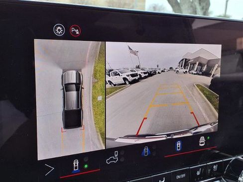 Used 2025 GMC Canyon AT4 w/ Technology Plus Package image 6