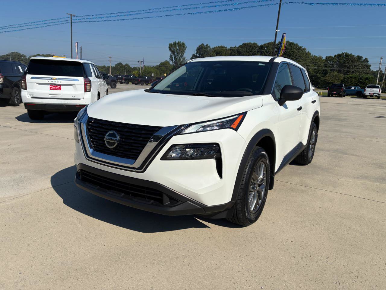 Used 2021 Nissan Rogue S FWD image 2