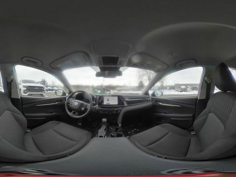 Used 2025 Toyota Camry LE image 42