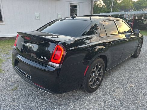 Used 2017 Chrysler 300 S w/ 300S Premium Group AWD/4WD image 7