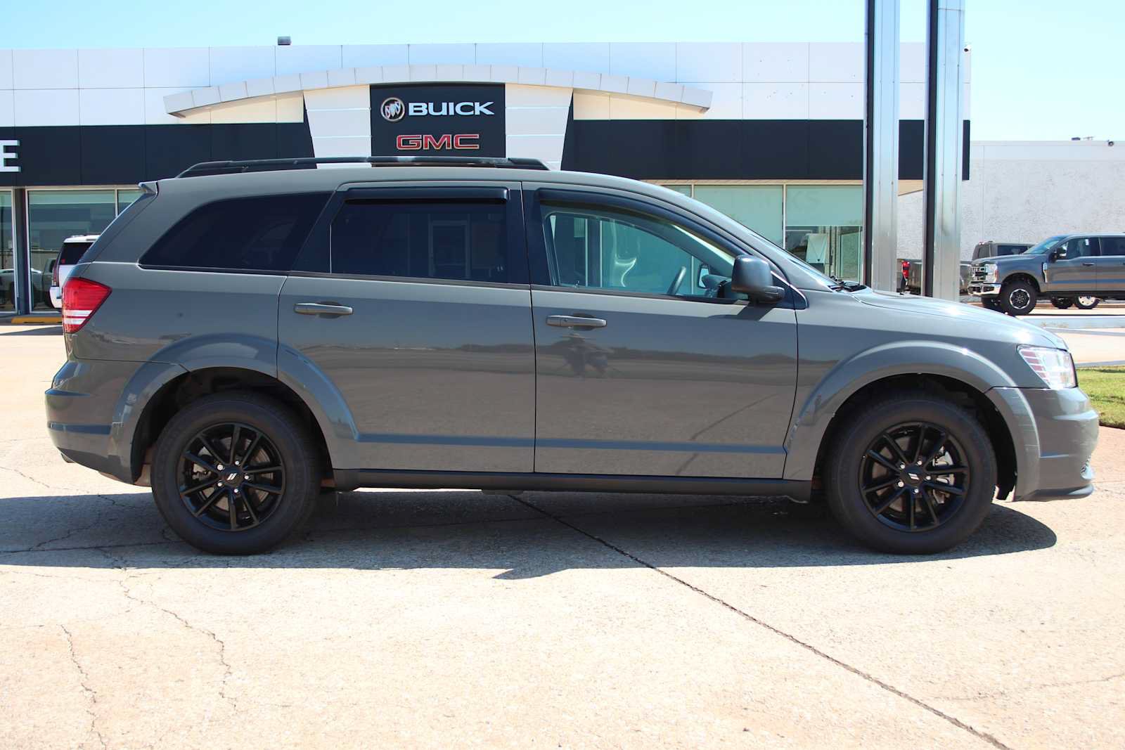 Used 2020 Dodge Journey SE w/ Blacktop Package FWD image 15