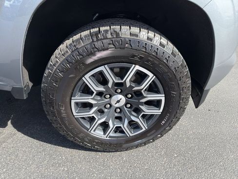 Used 2023 Chevrolet Colorado Z71 w/ Z71 Convenience Package 2 image 9