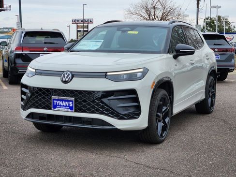 New 2026 Volkswagen Tiguan SE R-Line AWD/4WD image 3