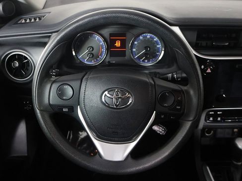 Used 2019 Toyota Corolla LE image 33