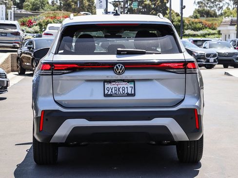 Used 2026 Volkswagen Tiguan SE FWD image 7