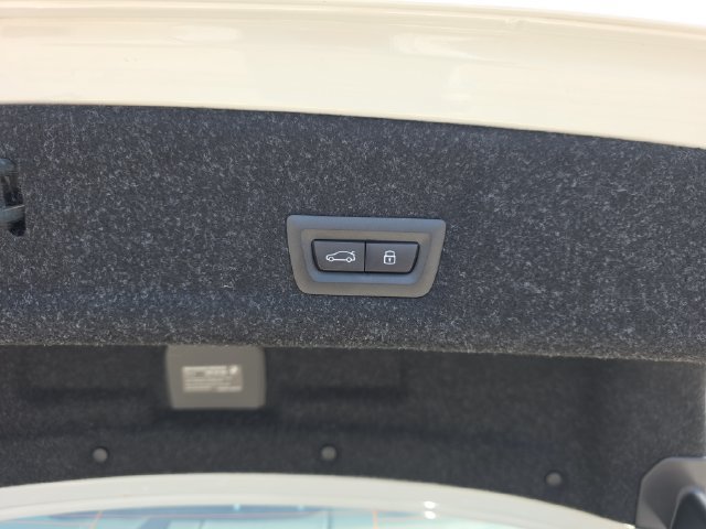 Used 2026 BMW 330i Sedan RWD image 32