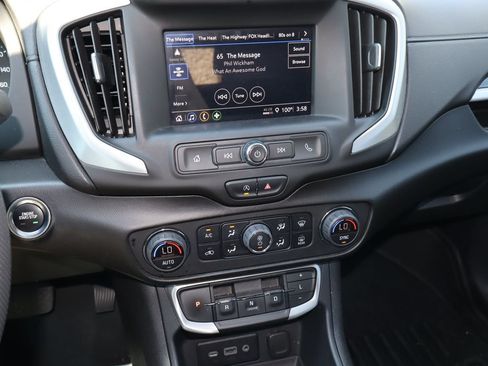 Used 2022 GMC Terrain SLE w/ Driver Convenience Package FWD image 6