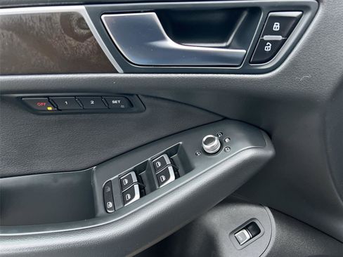 Used 2016 Audi Q5 2.0T Premium Plus w/ Technology Package image 12