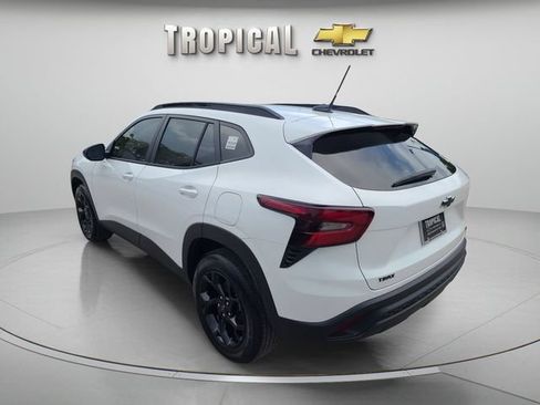 New 2026 Chevrolet Trax LT w/ Midnight Edition FWD image 3