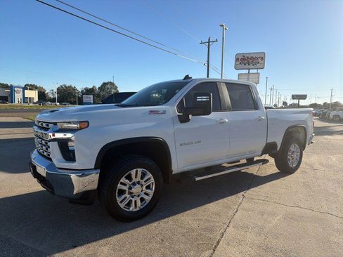 Used 2021 Chevrolet Silverado 2500 LT w/ Z71 Off-Road Package image 13