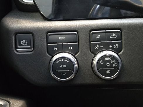 Used 2022 GMC Sierra 1500 SLT image 26