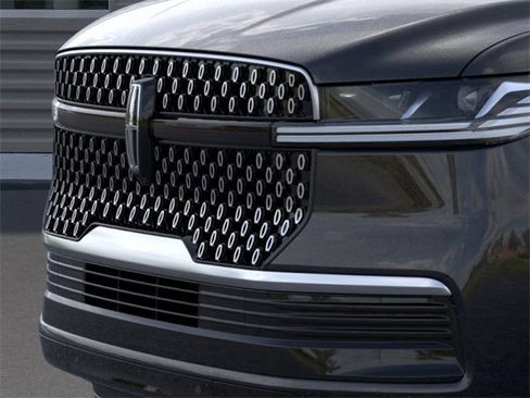 New 2025 Lincoln Navigator L Reserve image 17