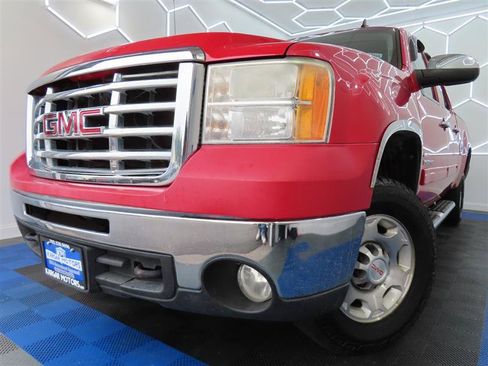 Used 2010 GMC Sierra 2500 SLE w/ SLE Preferred Package RWD image 1