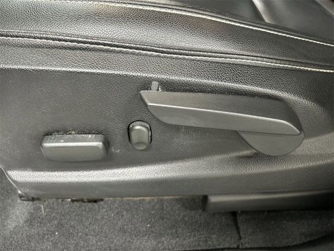 Used 2020 Chevrolet Colorado LT w/ Luxury Package image 10