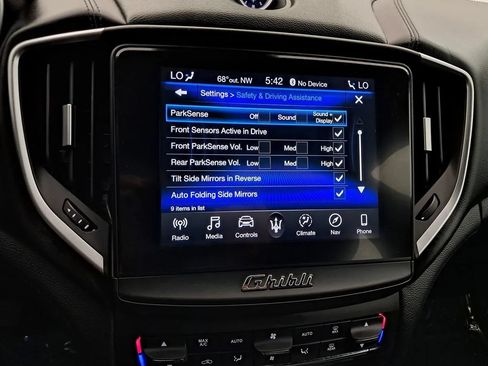 Used 2019 Maserati Ghibli S Q4 AWD/4WD image 11
