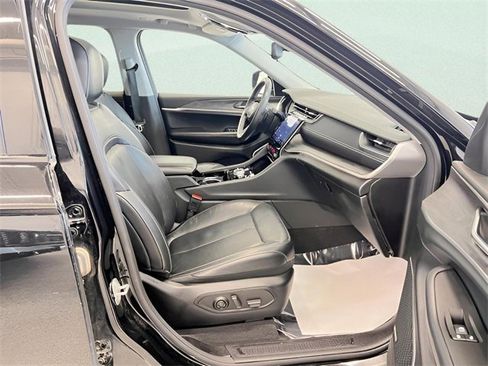 Used 2021 Jeep Grand Cherokee L Limited w/ MOPAR Finishing Package image 9